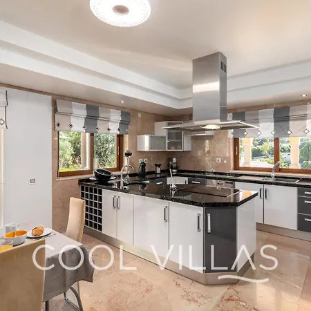 Aurora Premium Villa Walking Distance To Beach Villa